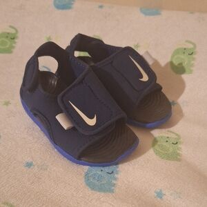 Nike Toddler Navy and Royal Blue Sunray Velcro Sandals